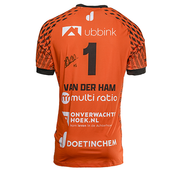 Nr.1-back-lr.jpg